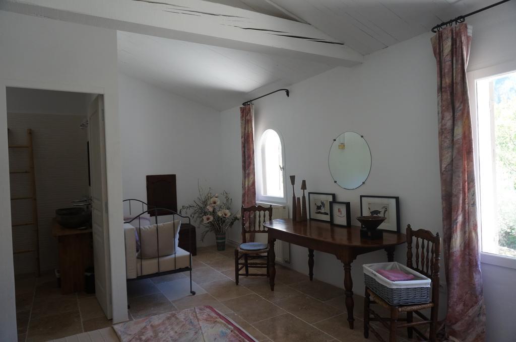 L'arcadie Du Souleyan Oppède Chambre photo